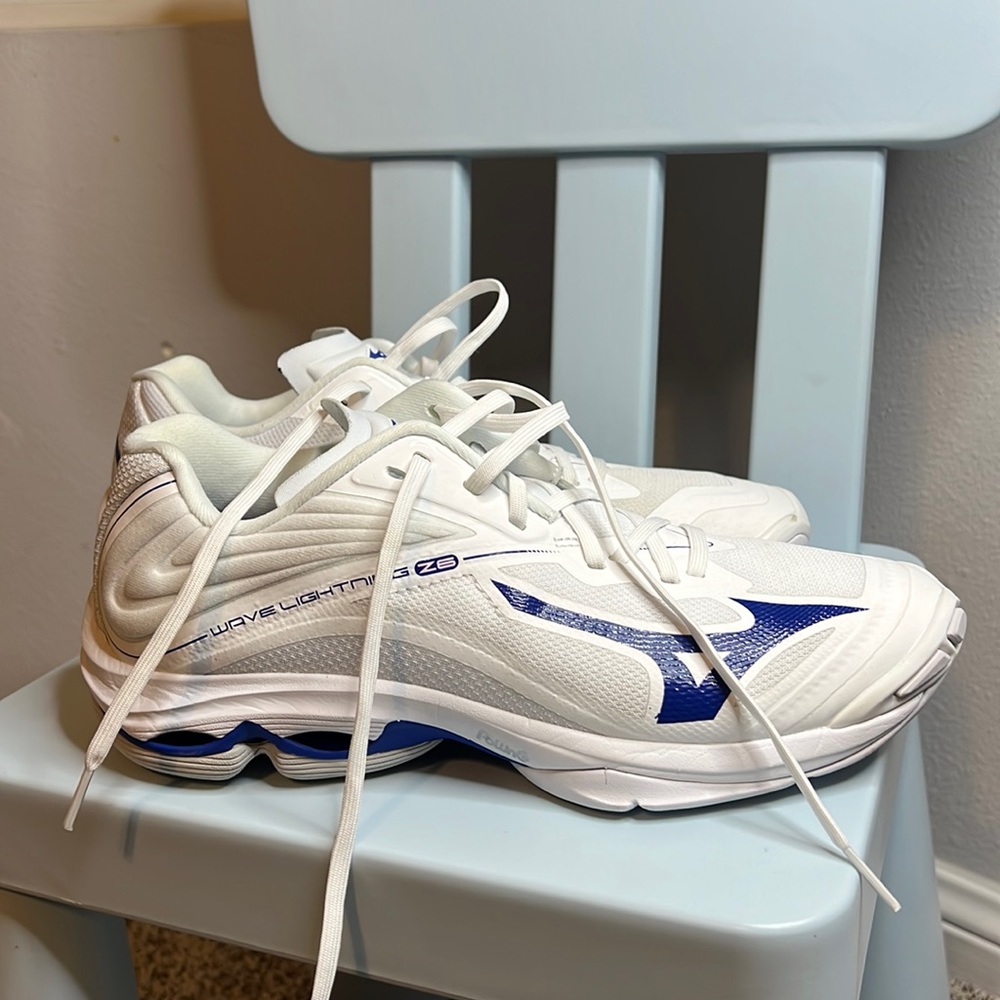 Mizuno Z6 Volleyball Shoe